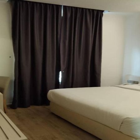 ג'והור בהרו Minimalist Hotel מראה חיצוני תמונה