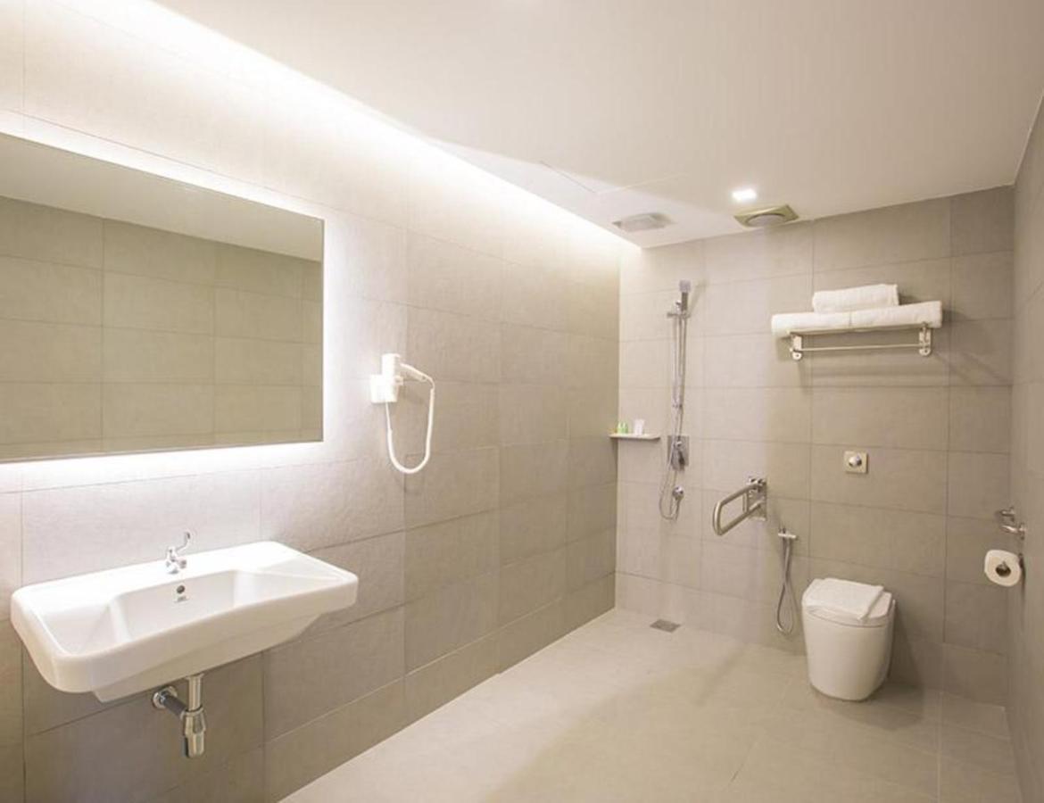 ג'והור בהרו Minimalist Hotel מראה חיצוני תמונה