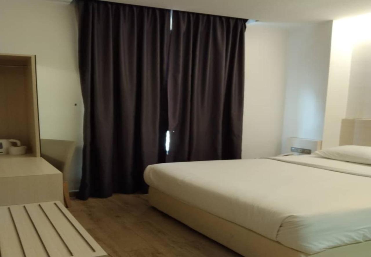 ג'והור בהרו Minimalist Hotel מראה חיצוני תמונה