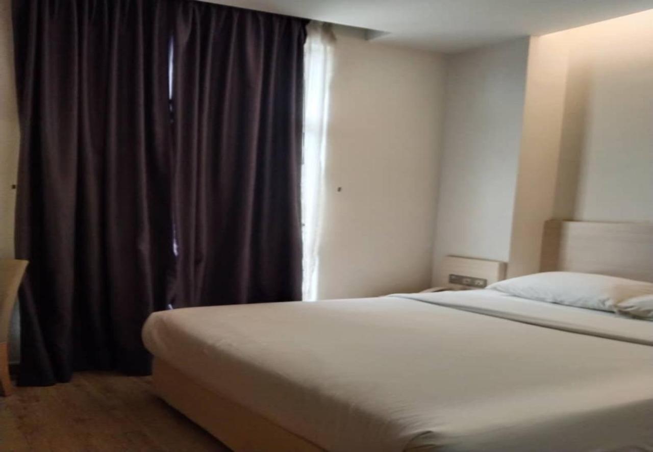 ג'והור בהרו Minimalist Hotel מראה חיצוני תמונה