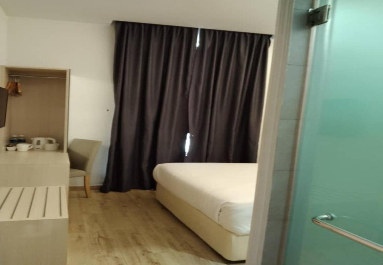 ג'והור בהרו Minimalist Hotel מראה חיצוני תמונה