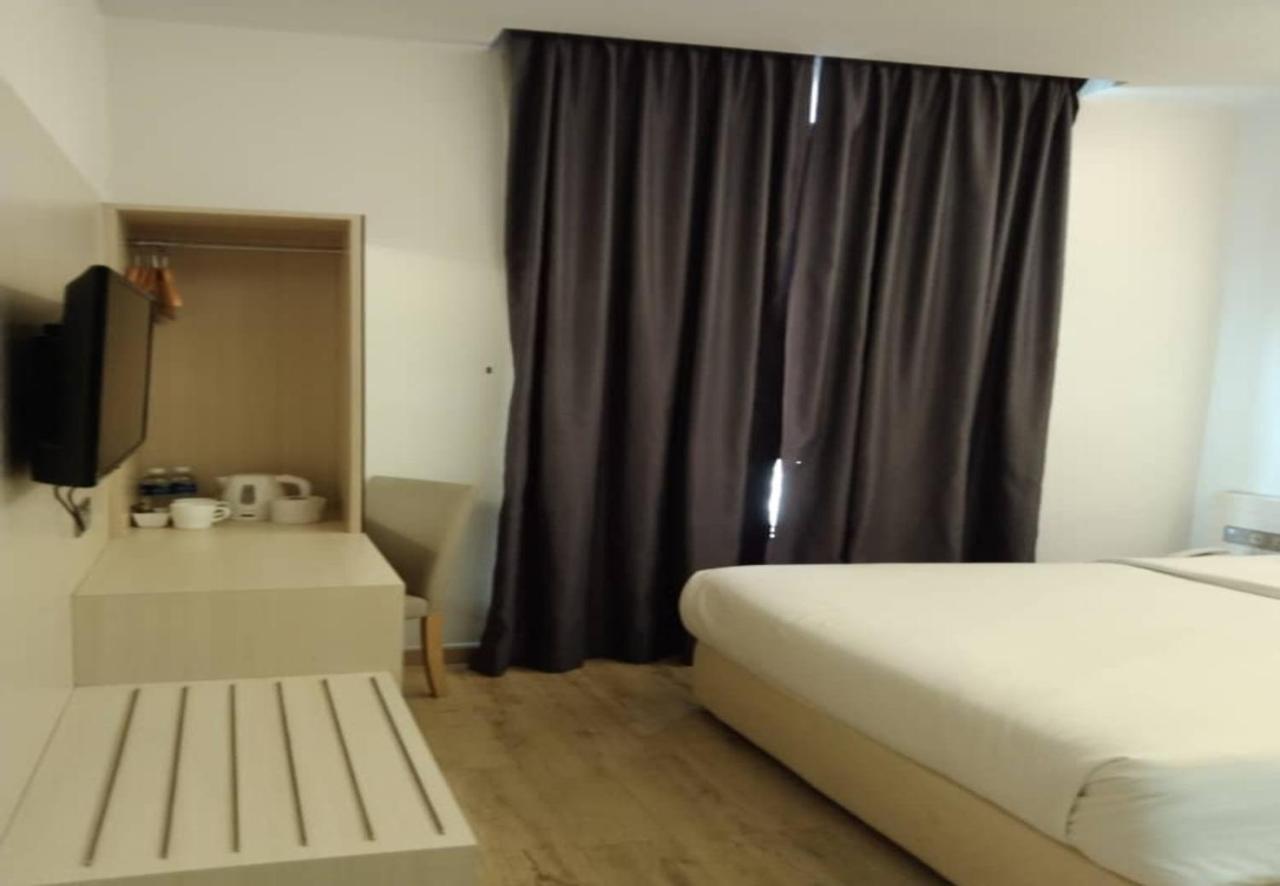ג'והור בהרו Minimalist Hotel מראה חיצוני תמונה