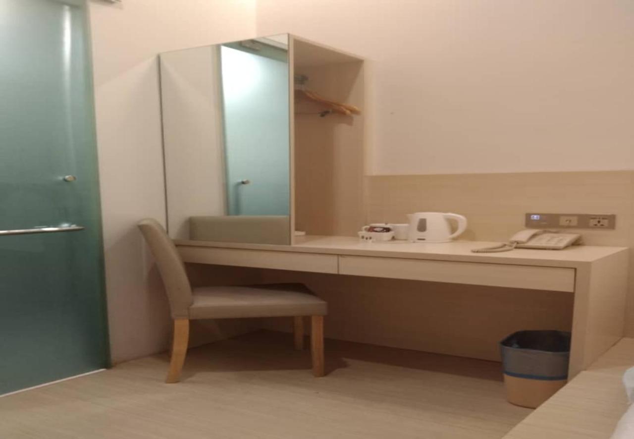 ג'והור בהרו Minimalist Hotel מראה חיצוני תמונה